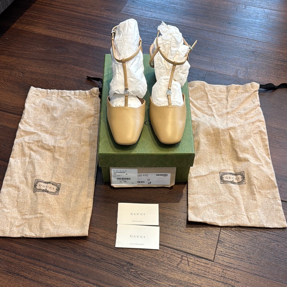Gucci NWT Leather Nappa Charlotte Wheat Heels with Ankle Strap silver hardware.